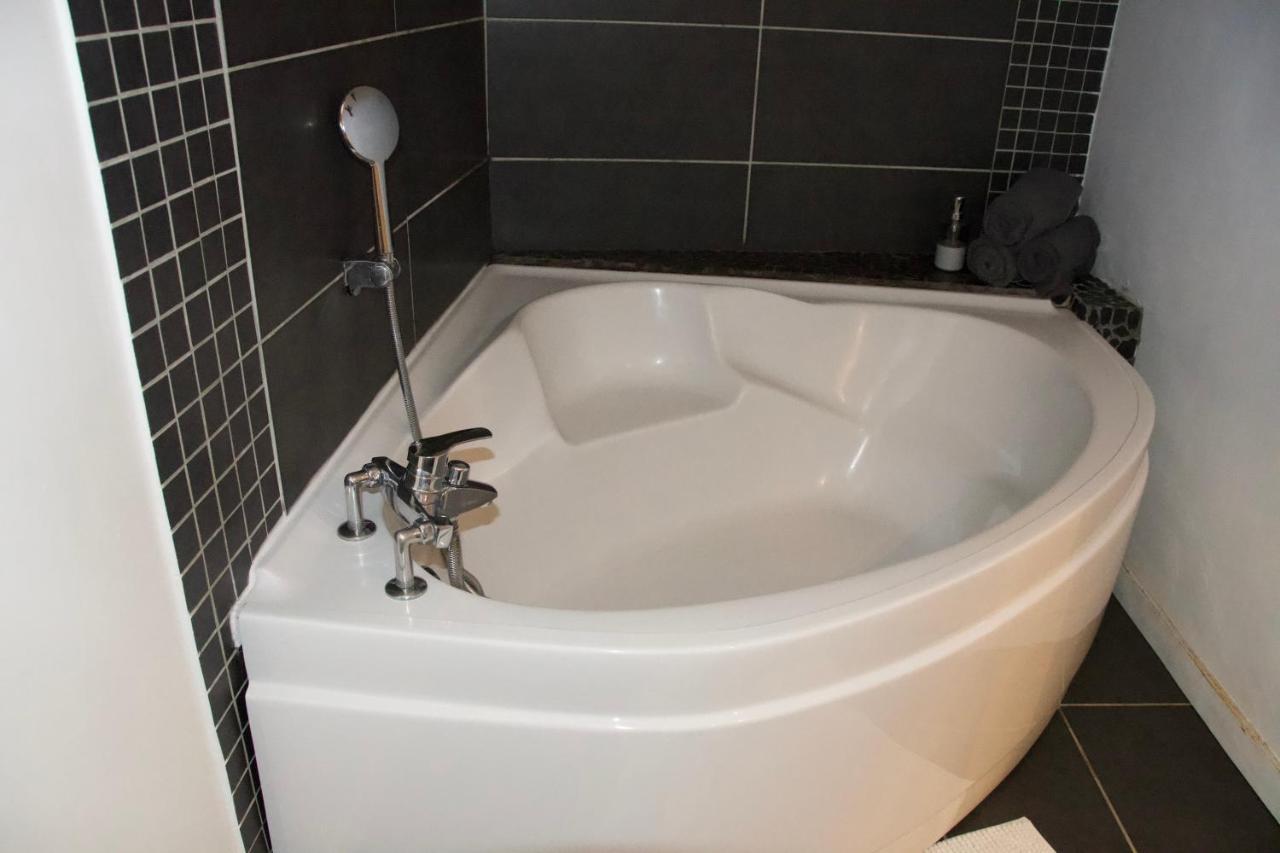 אביניון La Villa De Lea - Wifi - 5 Personnes - Intramuros מראה חיצוני תמונה